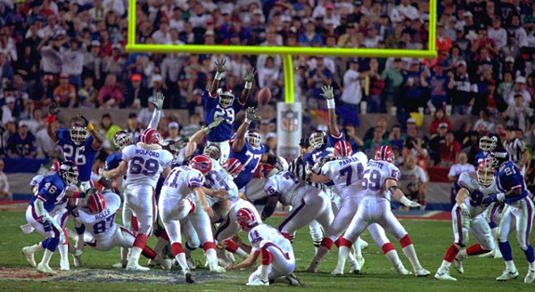 Scott Norwood misses a potential game-winning field goal at the end of Superbowl XXV